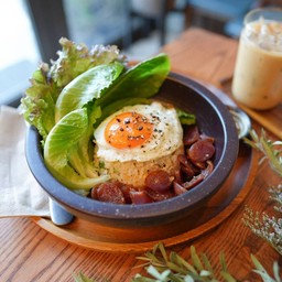 ข้าวผัดหมูสับกุนเชียงไข่ดาว+เครื่องดื่ม 1 แก้ว