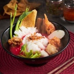 ก๋วยเตี๋ยวเย็นตาโฟน้ำ