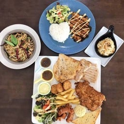 ร้านสเต๊กในเมือง  *** มีสาขาเดียว *** .