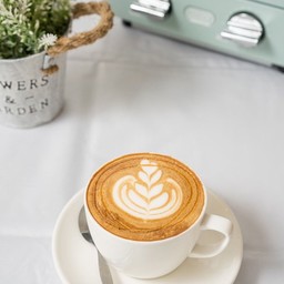 (ร้อน) คาราเมลมัคคิอาโต้