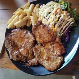 สเต๊กหน้า มอ.89 STEAK