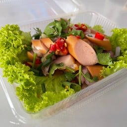 ยำแซ่บไส้กรอก (กับข้าว)