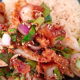 ข้าวยำแซ่บ ไก่ทอด