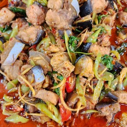 ผัดเผ็ดปลาบึก