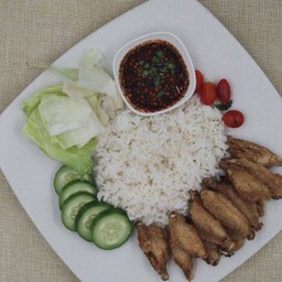 31ข้าวกับปีกไก่ทอดเกลือน้ำจิ้มแจ่ว