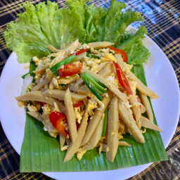หน่อไม้ผัดไข่