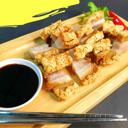 หมูกร๊อบฟินเว้ย กาญจนบุรี