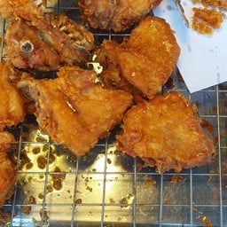 ไก่ทอดเชียงราย(ตลาดนัดเมืองเชียงราย)