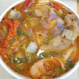 ต้มแซ่บขาไก่