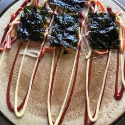 เครปปูอัด ไส้กรอก สาหร่ายกรอบ