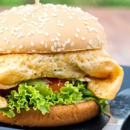 เบอร์เกอร์ไข่ห่อเนื้อ