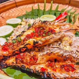 ข้าวผัดกุ้งพ่นไฟ