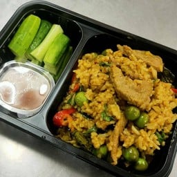ข้าวผัดเขียวหวานเนื้อ+น้ำพริกกะปิ