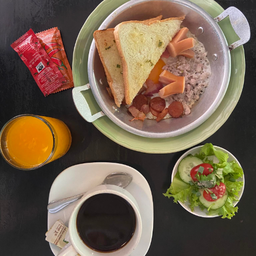 set 4 ชุดไข่กะทะแบบมีเครื่องดื่ม