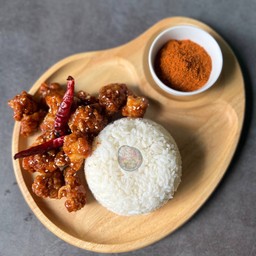 ข้าวไก่กรอบคลุกซอสหม่าล่า