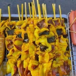 ปลาหมึกย่างเตาถ่าน น้ำจิ้มเด็ดจิ้ดจ้าด ตลาดเจริญสุข