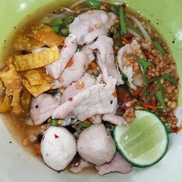 เกาเหลาต้มยำลูกชิ้นหมูหมัก