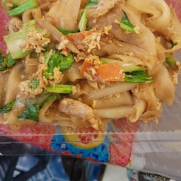 กะเพราหมูสามชั้นราดข้าว