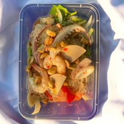 ยำวุ้นเส้นรวมมิตร