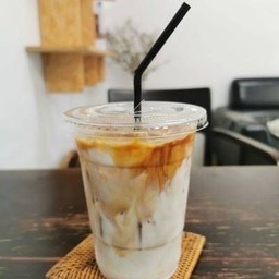 หมูปิ้ง ของทอด ชา กาแฟ