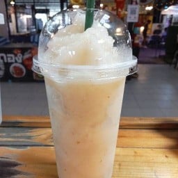 น้ำผลไม้สดปั่น ผลไม้ปอกให้ น้องทีชเชอร์