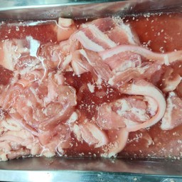 สามชั้นหมักงา 100 กรัม