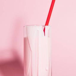 นมเย็น นมชมพู