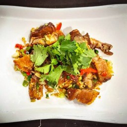 หมูกรอบคั่วพริกเกลือ