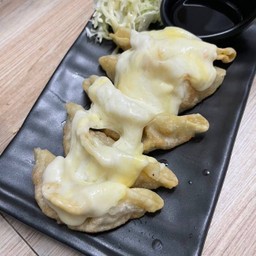 เกี๊ยวซ่าราดชีส5ชิ้น