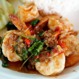 กะเพราหมูชิ้น+ไข่ดาว