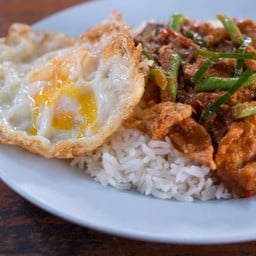 ผัดพริกแกงหมู