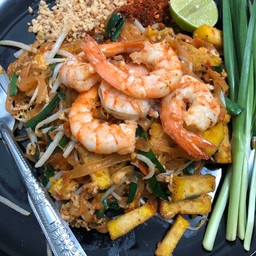 ผัดไทกุ้งสด