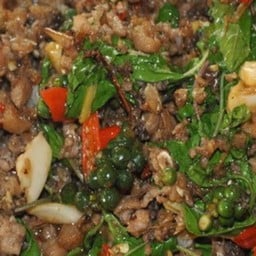 ผัดเผ็ดกบ