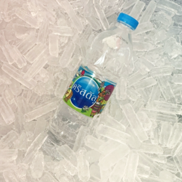 น้ำดื่มคริสตรัล 600 มล. เย็น