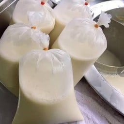 น้ำเต้าหู้ธรรมดา10ถุงแถม1ถุง