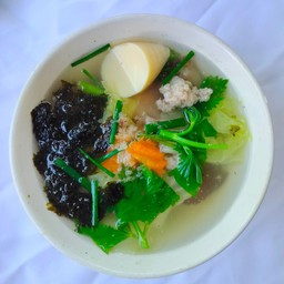 แกงจืดเต้าหู้ สาหร่าย หมูเด้ง