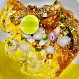 ข้าวไข่ขยี้ปลากระป๋อง