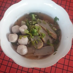 ก๋วยเตี๋ยวลูกชิ้นปลารังสิต-นครนายก.ซ27เจ้เยาว์