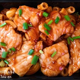มักกะโรนีผัดซอส หมูหมักนุ่ม