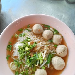 ข้าวมันไก่บุญจันทร์ ปากทางบ้านเอื้อเจ้าเก่าเจ้าเดิม