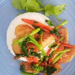 ข้าว ปลาผัดคื่นฉ่าย