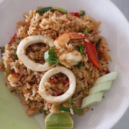 หอยแมลงภู่ผัดกะเพราราดข้าว