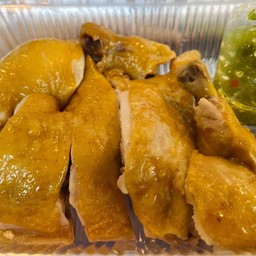 สะโพกไก่ต้มน้ำปลา