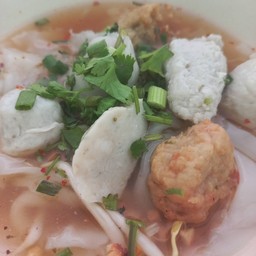 บะหมี่ปลาสดน้ำใส