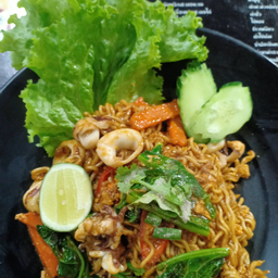 มาม่าผัดหมึก