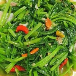 ข้าวผัดผักบุ้งหมูสับ