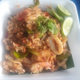 ข้าวผัดต้มยำทะเล
