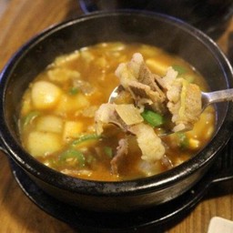 แกงเต้าเจี้ยวเนื้อ (차돌된장찌개)