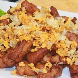ข้าวหมูทอดกระเทียม