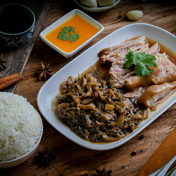 [อร่อยซ่ากับโค้ก] ขาหมูเนื้อล้วนราดข้าว + โค้ก330ml